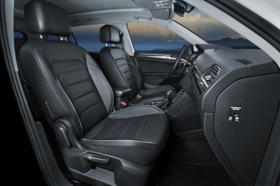 Интерьер Volkswagen Tiguan 2017 года  (MX) (фото 11 из 21)